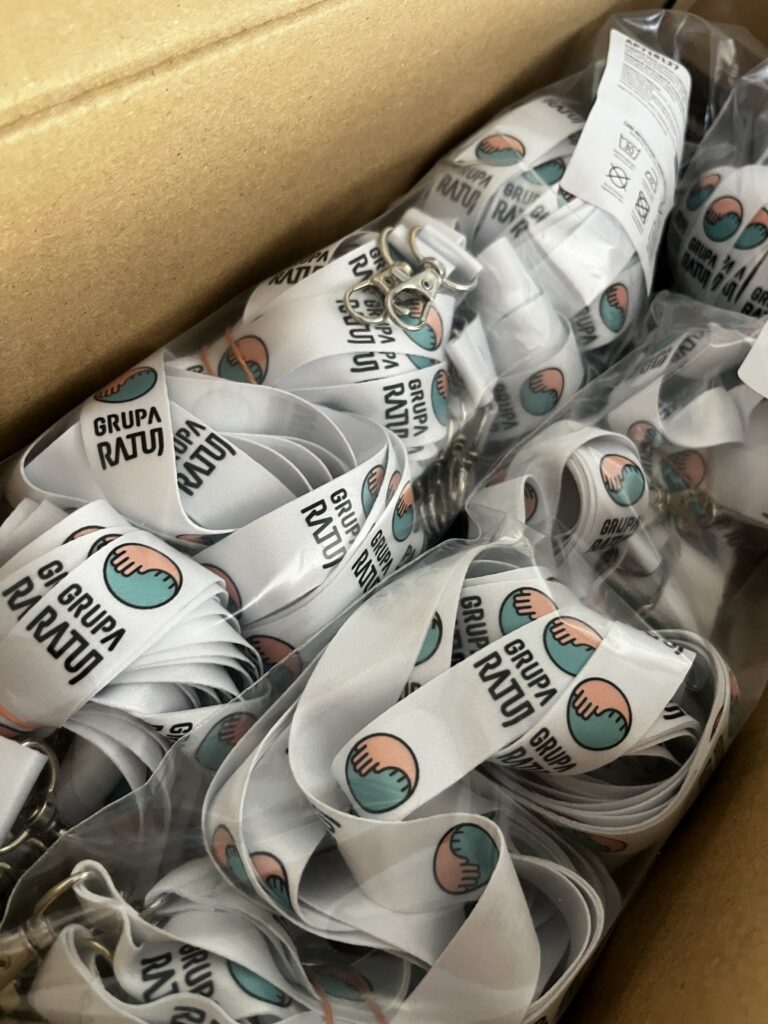 Opinie bustwear robimy nadruki drukarnia nadruków bydgoszcz mazowieckie koszulki z logo nadruk na koszulce logotyp smycz